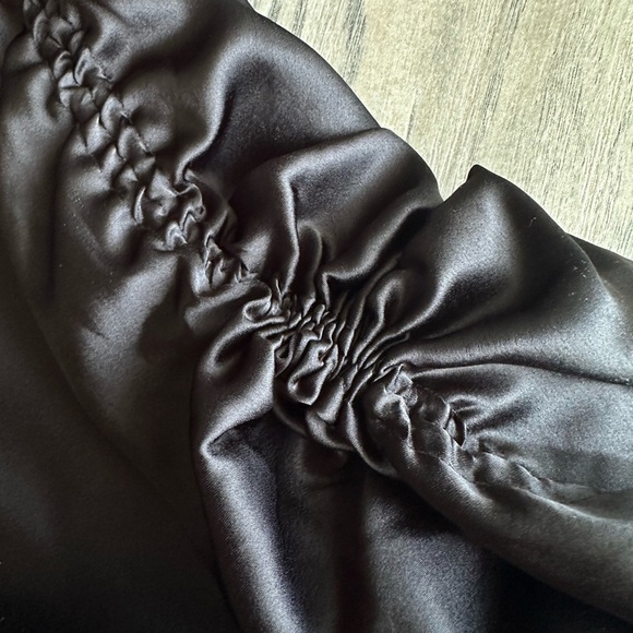 Urban Outfitters Satin Skirt Medium - Picture 5 of 11